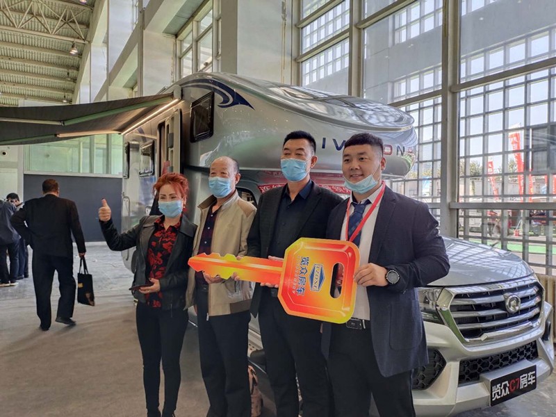 從這選房車的顧客怎么這么多？