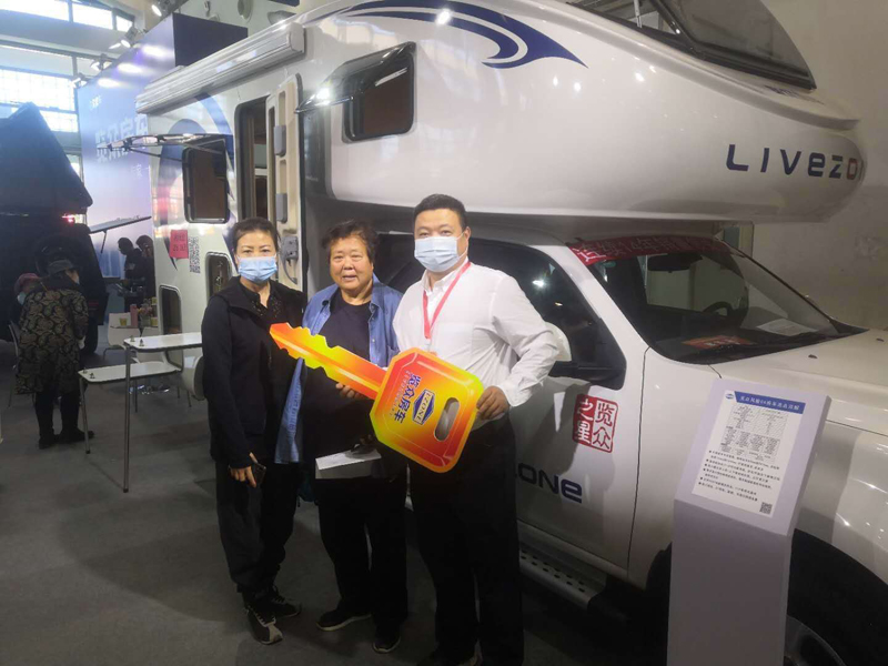 從這選房車的顧客怎么這么多？
